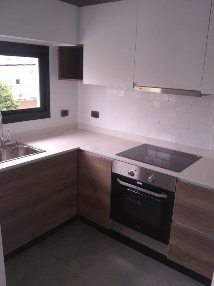 Semipiso de 3 amb. con cochera .Zona Guemes a Estrenar!!! terraza propia de 16m2
