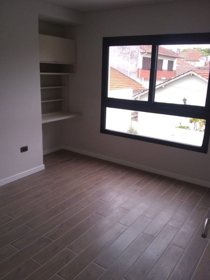 Semipiso de 3 amb. con cochera .Zona Guemes a Estrenar!!! terraza propia de 16m2