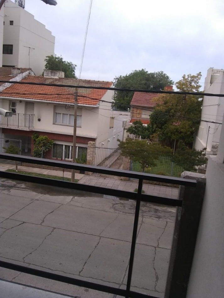 Semipiso de 3 amb. con cochera .Zona Guemes a Estrenar!!! terraza propia de 16m2