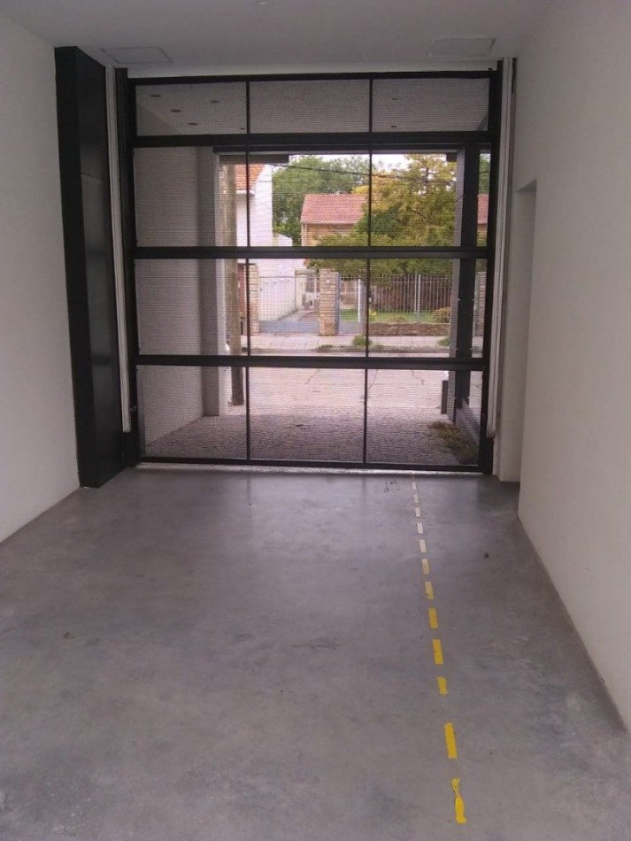 Semipiso de 3 amb. con cochera .Zona Guemes a Estrenar!!! terraza propia de 16m2