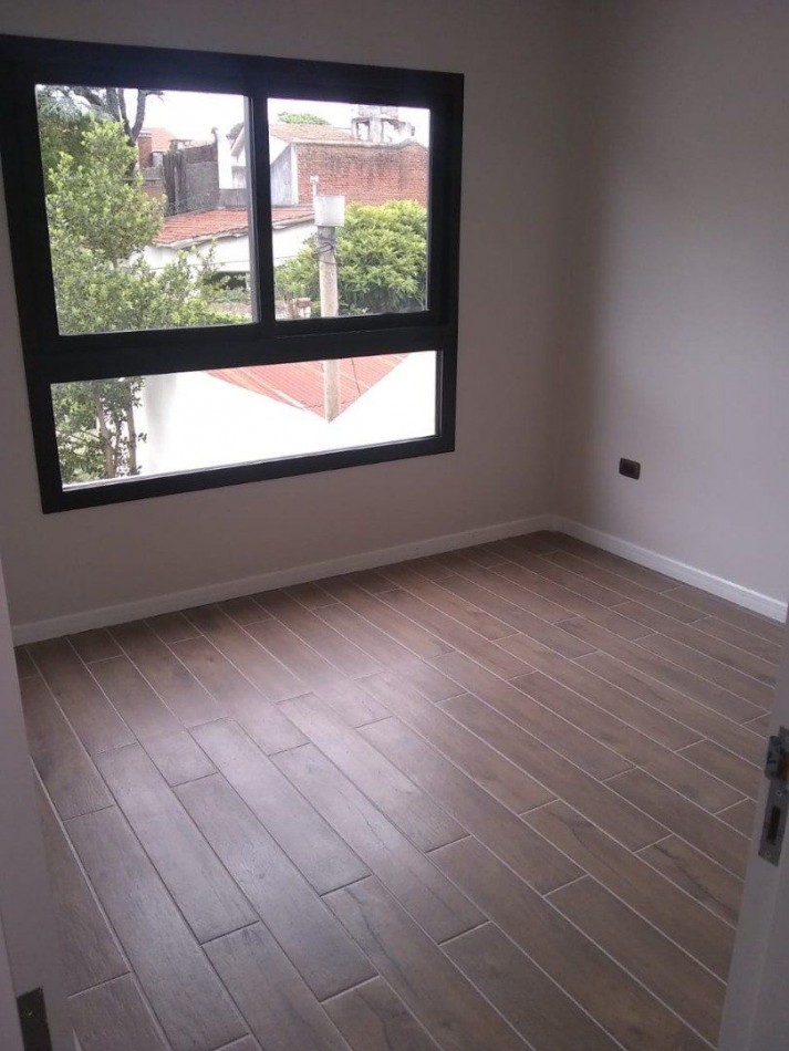 Semipiso de 3 amb. con cochera .Zona Guemes a Estrenar!!! terraza propia de 16m2