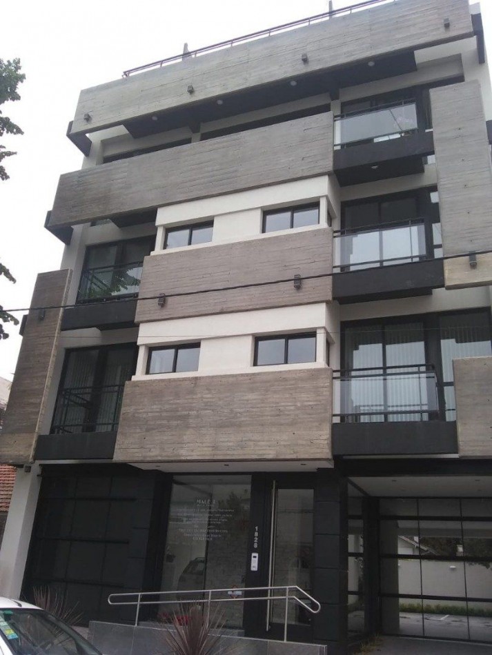Semipiso de 3 amb. con cochera .Zona Guemes a Estrenar!!! terraza propia de 16m2