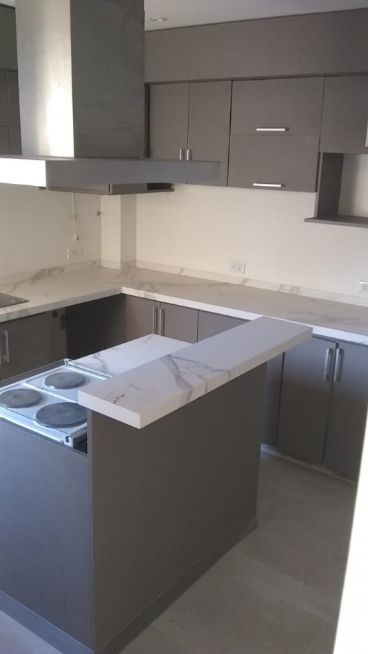3AMB A LA CALLE , ZONA SHOOPING ALDREY TOTALMENTE RECICLADO