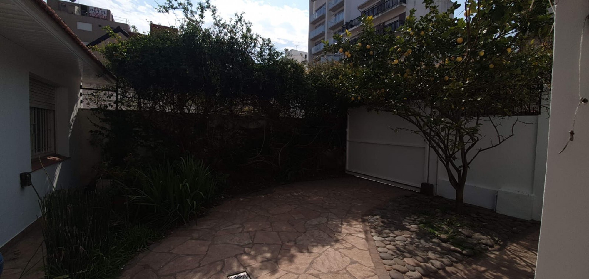 chalet solo uso comercial o profesional
