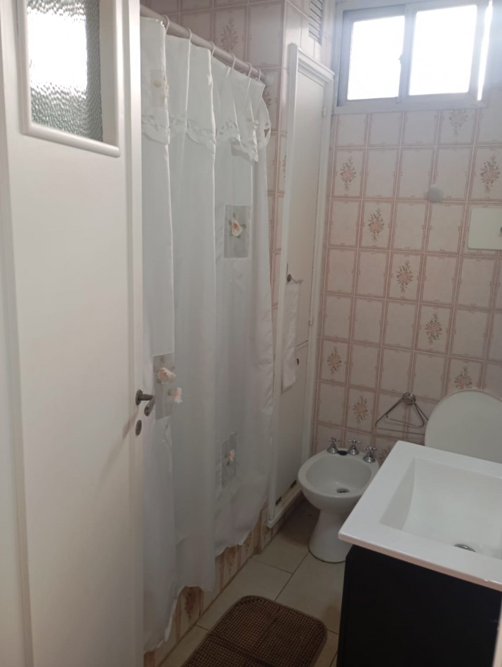 Depto. 3 amb con dependencia , con o sin cochera y MUEBLES