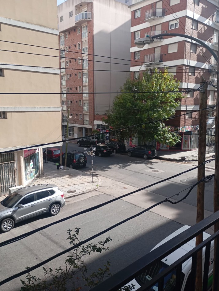Depto. 3 amb con dependencia , con o sin cochera y MUEBLES