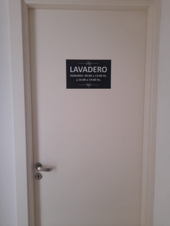 Piso de 4 ambientes , 2 cocheras fijas y descubiertas , sin muebles , no acepta mascotas , gtia propietaria y referencias comerciales