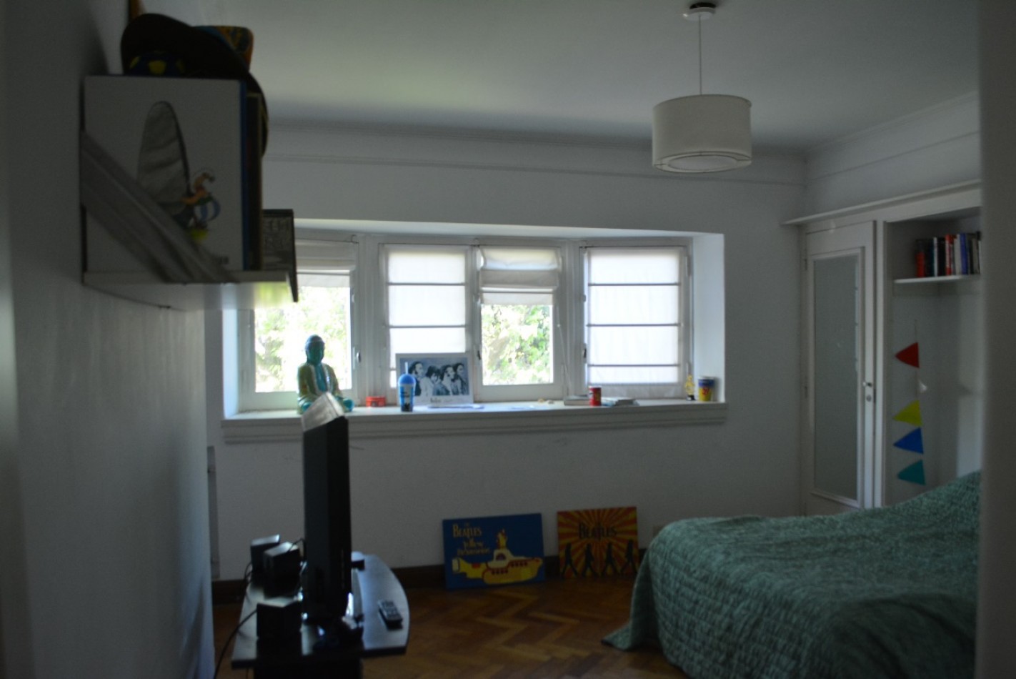 Chalet de estilo solido y con amplios ambientes