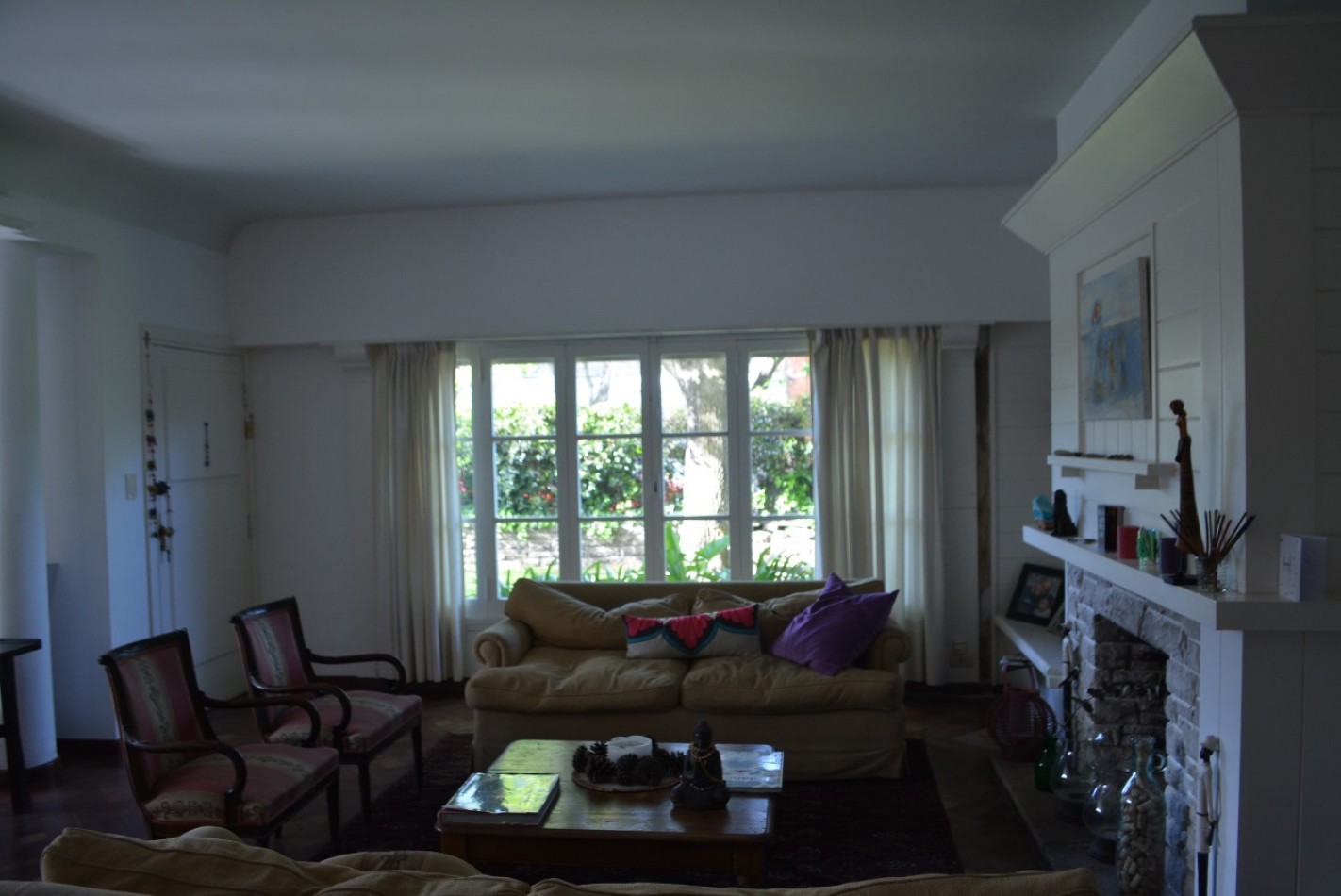 Chalet de estilo solido y con amplios ambientes