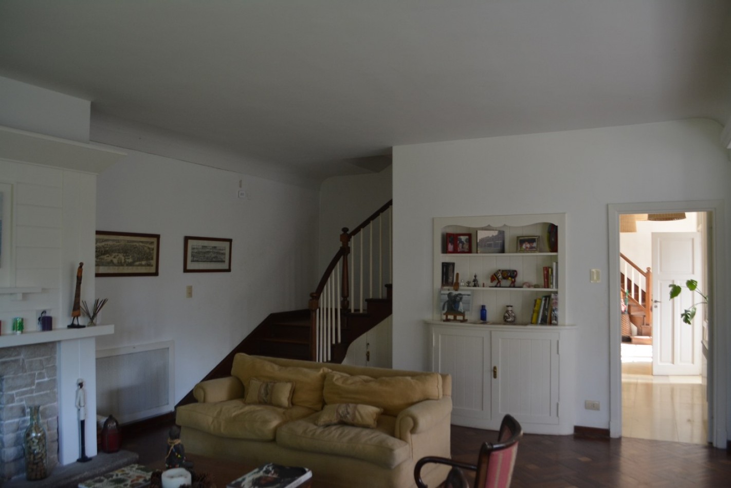 Chalet de estilo solido y con amplios ambientes