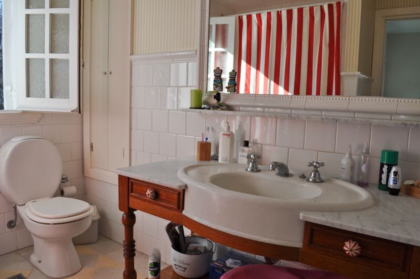 Chalet de estilo solido y con amplios ambientes