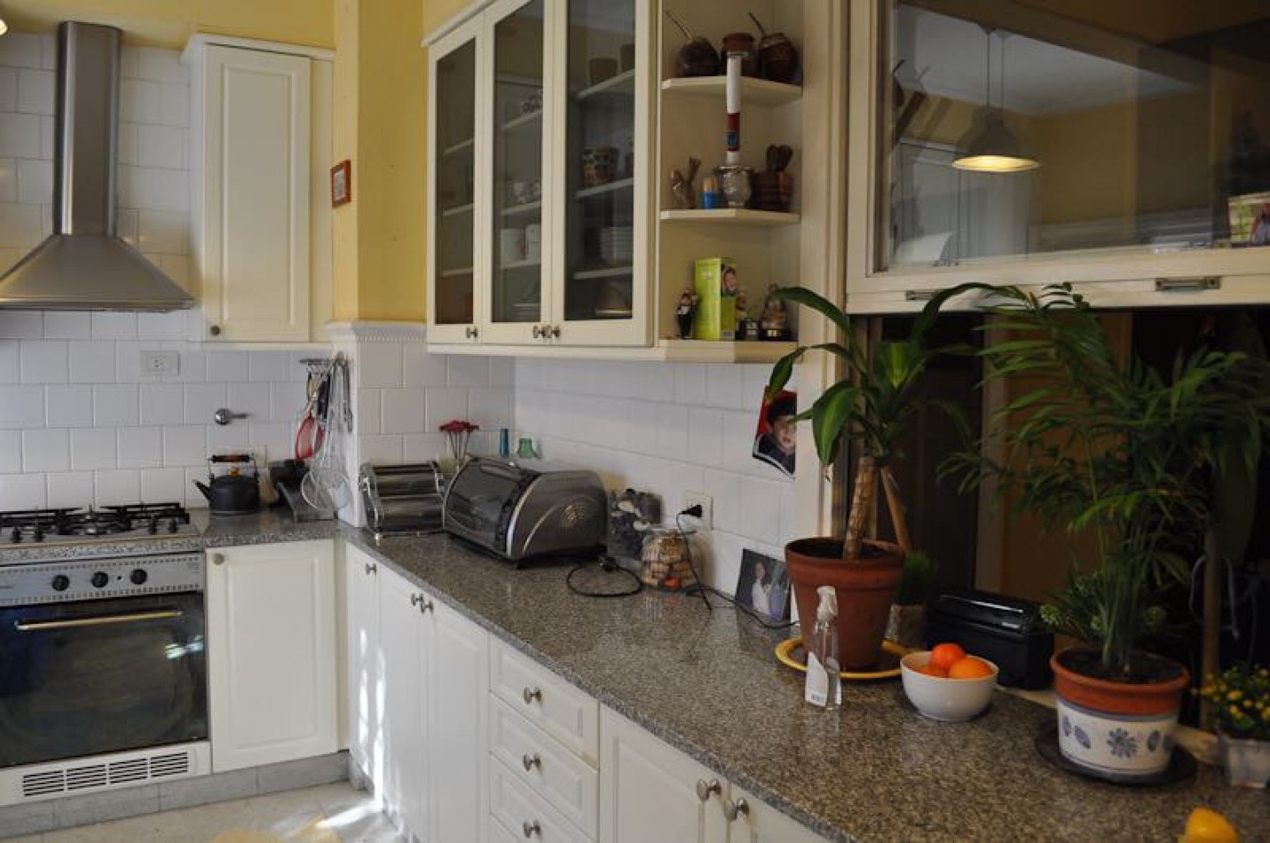 Chalet de estilo solido y con amplios ambientes