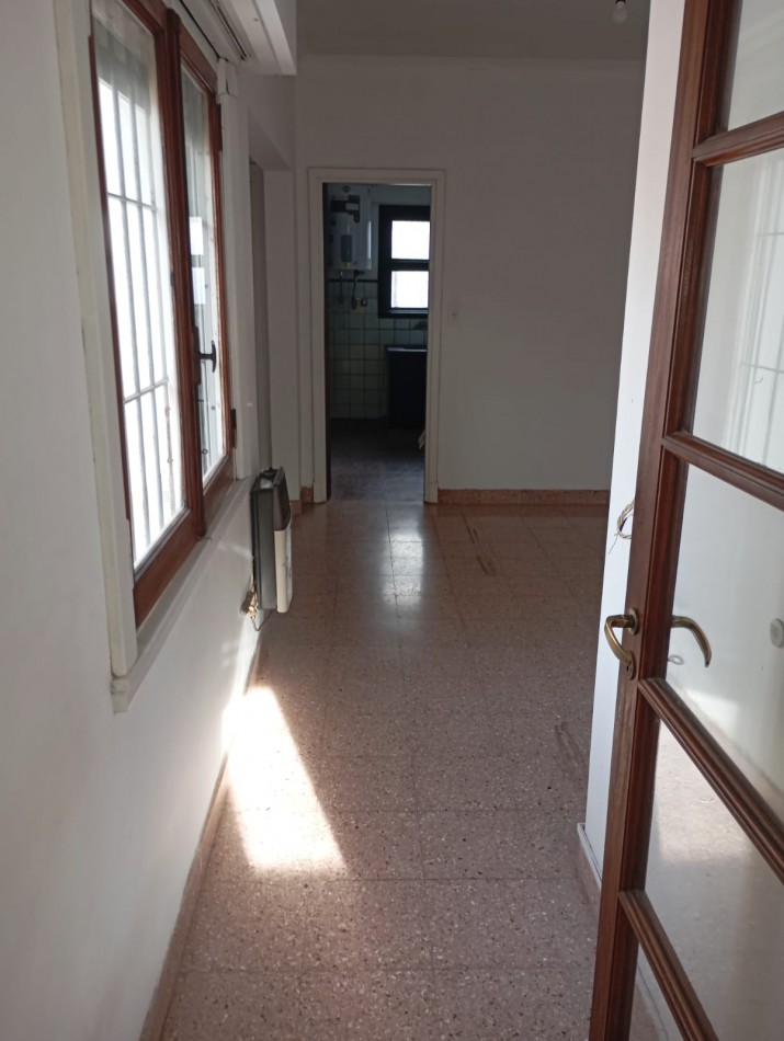 PH 4 ambientes a la calle x escalera con terraza 