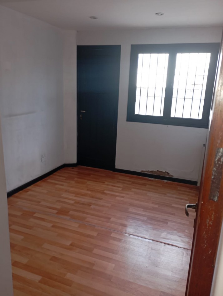 PH 4 ambientes a la calle x escalera con terraza 