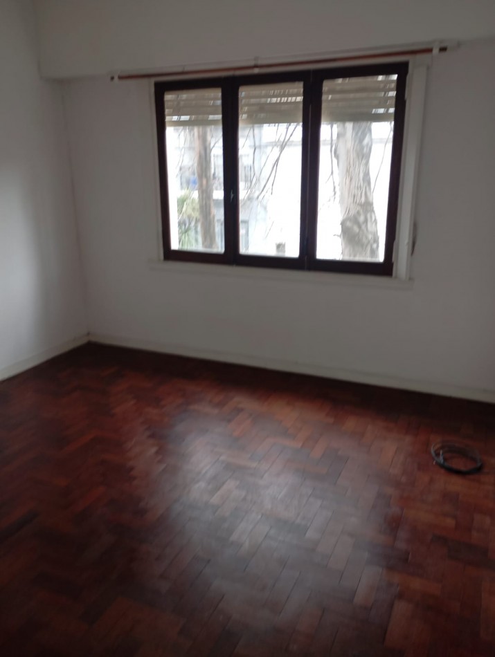 PH 4 ambientes a la calle x escalera con terraza 