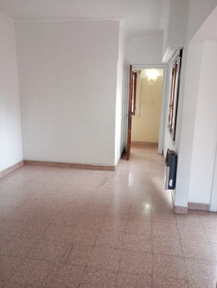 PH 4 ambientes a la calle x escalera con terraza 