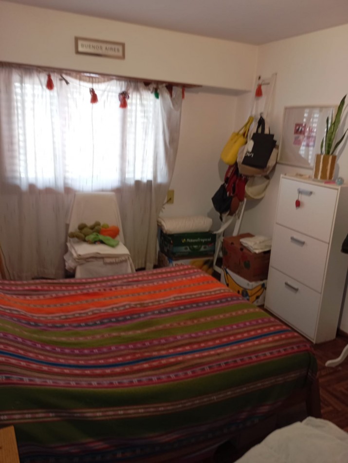 Departamento 3 ambientes , a la calle , sin expensas , uso familiar y /o profesional , piso 1 por escalera , entrada independiente ,  sin muebles