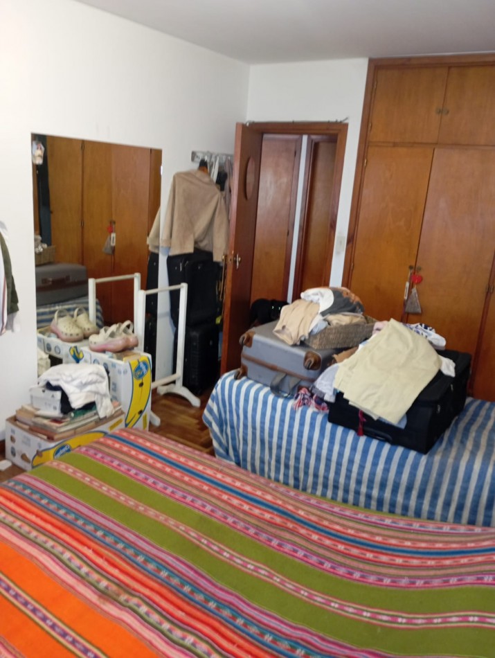 Departamento 3 ambientes , a la calle , sin expensas , uso familiar y /o profesional , piso 1 por escalera , entrada independiente ,  sin muebles