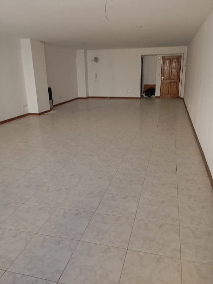 Oficina uso profesional/comercial x 24 meses  en alquiler 