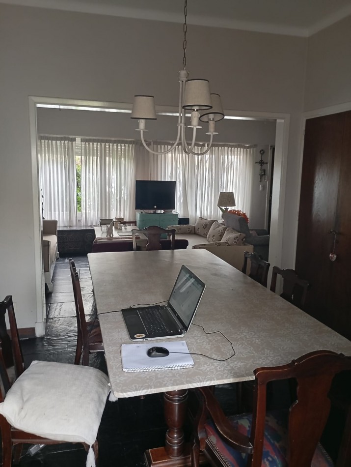 Chalet planta baja sobre lote de 10 x 33