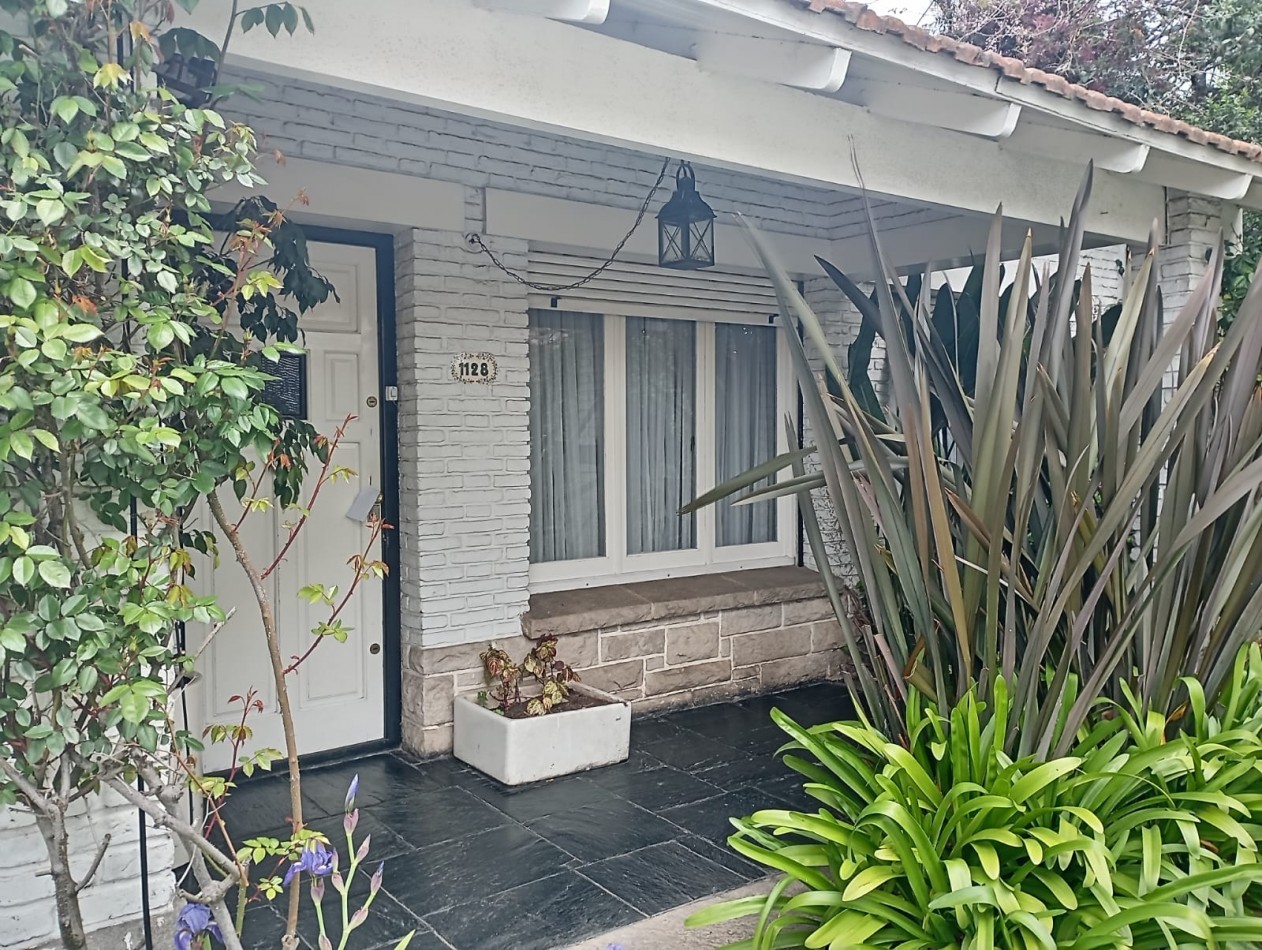 Chalet planta baja sobre lote de 10 x 33