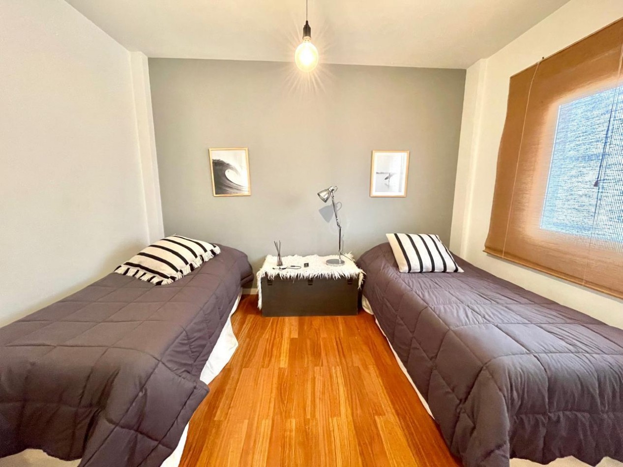 Piso de 4 ambientes con 2 cocheras y baulera