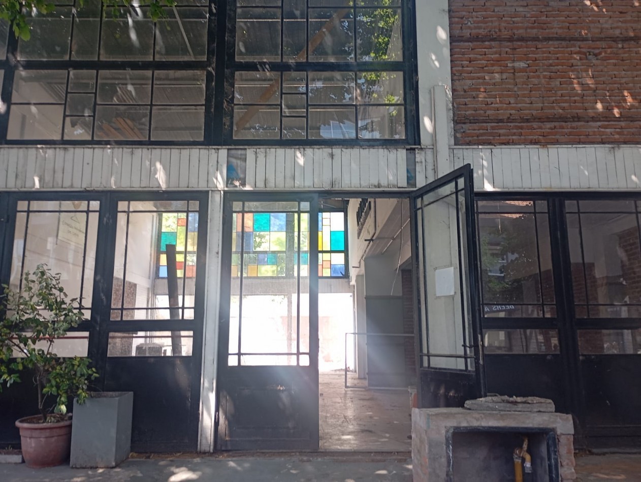 2 propiedades juntas con 21,70 m de frente apto deptos locales a metros de shopping aldrey