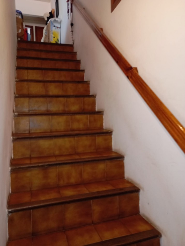 P.H. 3 ambientes , a la calle , sin expensas , uso familiar y /o profesional , piso 1 por escalera , entrada independiente ,  sin muebles